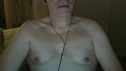 maturehotman online show from December 8, 7:15 am