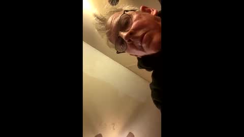 maurice1922 online show from November 27, 9:06 am