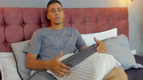 mauro_boy online show from May 22, 2:29 am