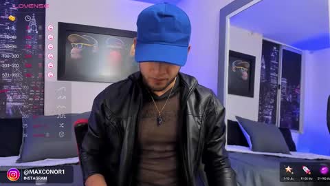 Snapshot of max_conor_ chatting on February 6, 11:31 am Max Conor online show from February 6, 11:31 am