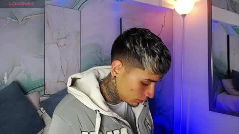 Max online show from April 17, 3:53 am