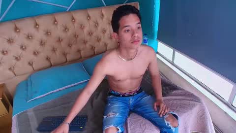 Max Myerss online show from March 28, 7:59 pm