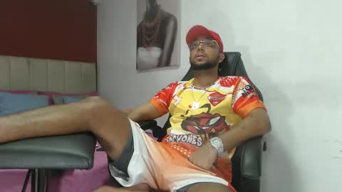 max_sexyhot26 online show from February 20, 5:44 am