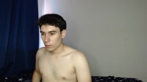 Snapshot of max_snow1616 chatting on October 15, 7:37 pm max_snow1616 online show from October 15, 7:37 pm
