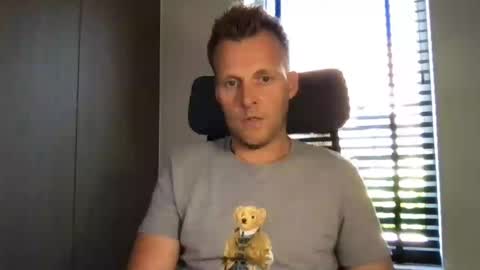 Max take off clothes online show from July 28, 2:05 pm