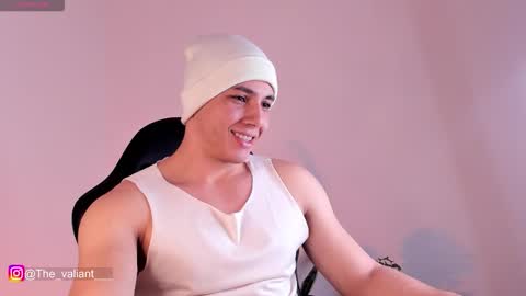 max_valiant1 online show from February 11, 3:32 am