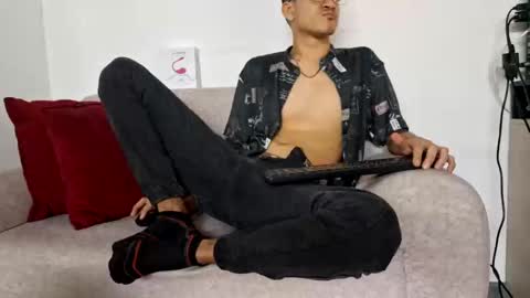 max_vellon1 online show from October 18, 4:38 am