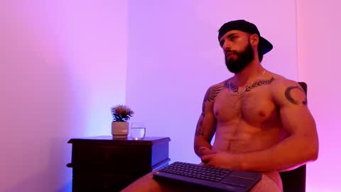 max_xl_ online show from February 19, 12:46 am