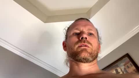 Max online show from November 4, 6:53 pm