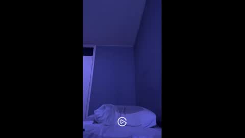 Snapshot of maxbose666 chatting on December 30, 1:37 am Max online show from December 30, 1:37 am