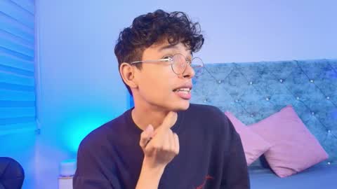 M A X F R O S T   online show from February 1, 7:33 pm