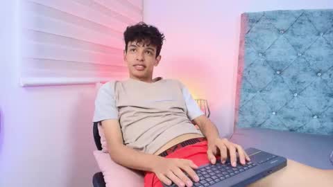 M A X F R O S T   online show from February 11, 7:50 pm