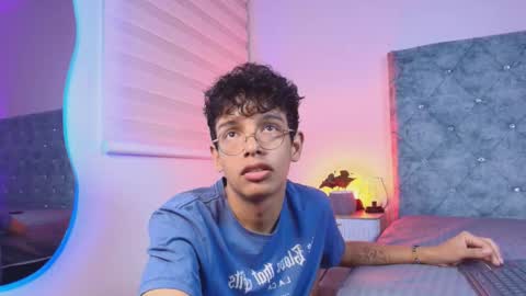 M A X F R O S T   online show from January 18, 8:18 pm