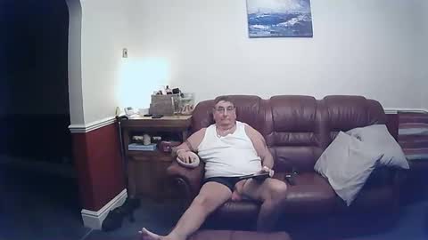 MAX online show from March 10, 8:45 pm