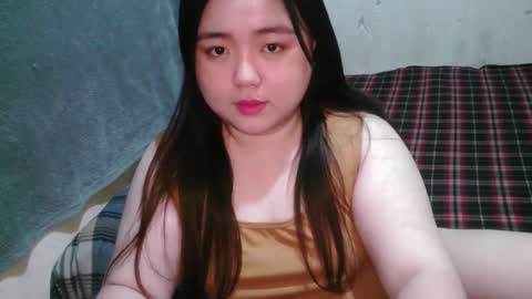 Snapshot of maxie_cat chatting on October 22, 2:19 pm Maxie online show from October 22, 2:19 pm