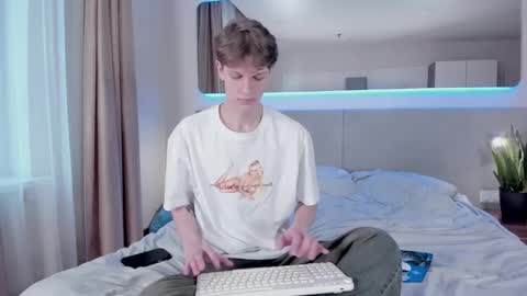 maxim burn online show from March 3, 1:23 pm