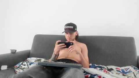 maximo__77 online show from November 25, 8:40 pm