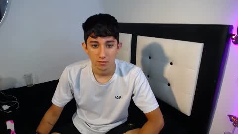 Snapshot of maximo_and_isa chatting on September 14, 7:21 am -- maximo and isa -- online show from September 14, 7:21 am