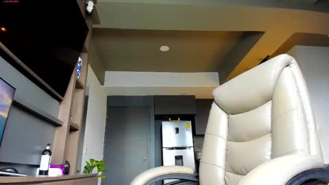 maximo_and_marcelo online show from November 4, 11:11 am