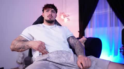 Maximo online show from February 24, 4:26 am