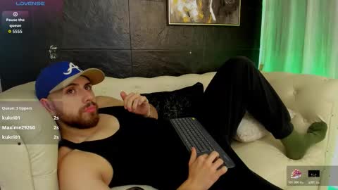 Maximo Wolf online show from November 10, 2:14 am