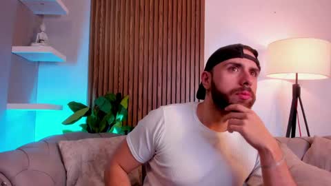 Maximo Wolf online show from May 9, 11:44 pm