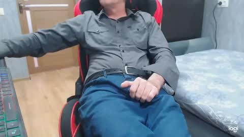 maximus3334 online show from April 27, 10:35 am