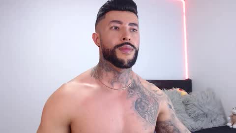 Independent Model online show from September 13, 5:54 am