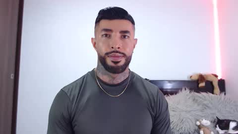 Independent Model online show from January 7, 3:55 am