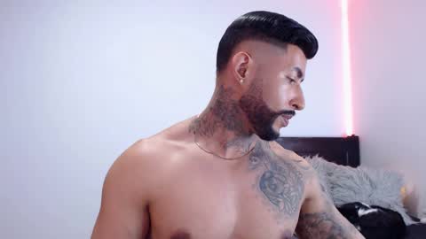 Independent Model online show from October 12, 5:00 am