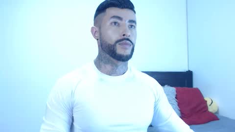 Independent Model online show from November 9, 2:37 am