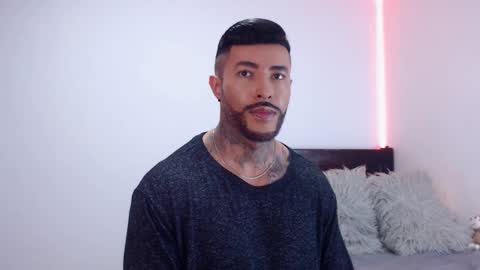 Independent Model online show from October 27, 4:12 am