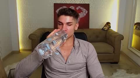 MaxKaiden online show from September 18, 5:00 am