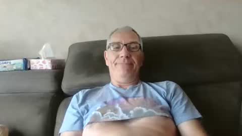 Snapshot of maxou569 chatting on October 13, 9:55 am maxou569 online show from October 13, 9:55 am