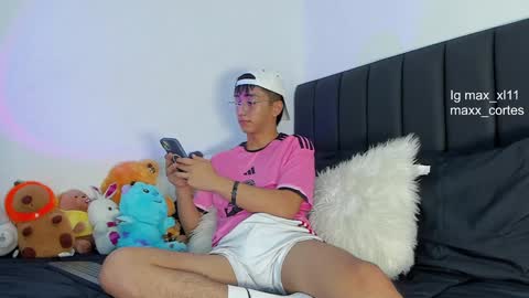 maxx_cortes online show from January 31, 10:52 pm