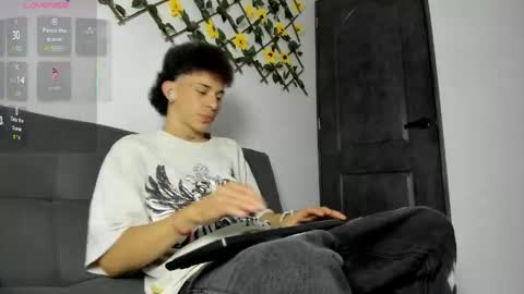 Max online show from March 20, 1:32 am