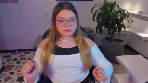 Maxine Minx online show from November 22, 7:51 am