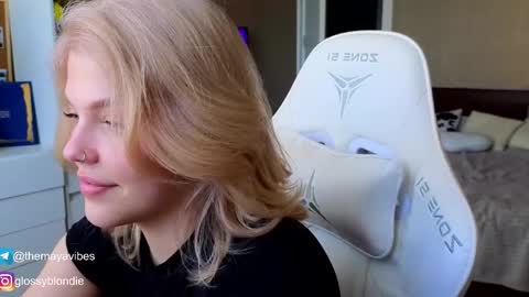 Maya online show from April 1, 8:59 am