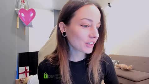 Maya online show from December 15, 3:19 pm