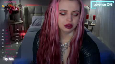 Snapshot of maya_mils chatting on March 11, 1:05 am Maya Mils online show from March 11, 1:05 am