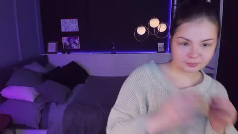 Woman online show from February 15, 2:00 pm