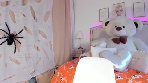 Mayajhons online show from October 17, 12:09 pm