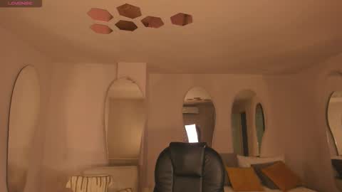 Maya online show from February 9, 4:49 am