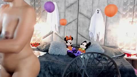 Snapshot of mayarusell01 chatting on October 20, 1:05 pm Nicolle Ruselle Hello my lovely schedule for great fun from 630 am and end 800 pm Colombian time I wait for you online show from October 20, 1:05 pm