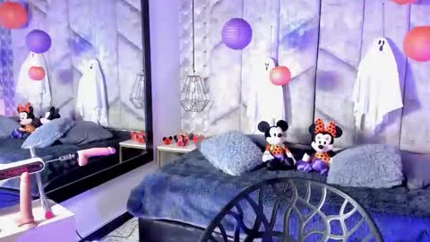 Snapshot of mayarusell01 chatting on October 18, 12:31 pm Nicolle Ruselle Hello my lovely schedule for great fun from 630 am and end 800 pm Colombian time I wait for you online show from October 18, 12:31 pm