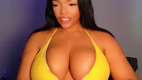 MayBabi online show from April 8, 6:11 pm