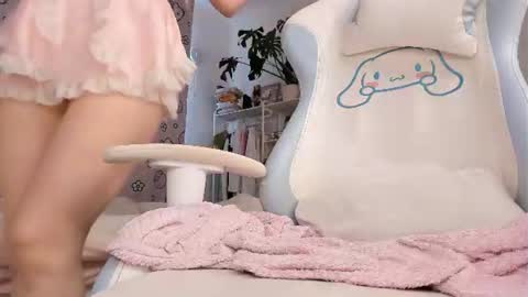  Mila  online show from July 17, 8:05 am