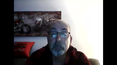 me at home online show from April 26, 10:46 am