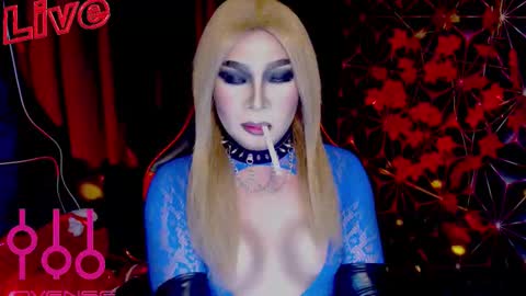 Snapshot of medusaprey chatting on October 31, 3:12 pm THE QUEEN ALPHA Queen Medusa Prey online show from October 31, 3:12 pm