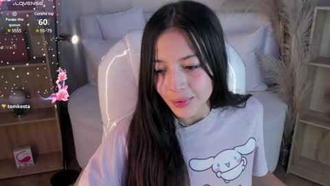 Snapshot of meelanny_ds chatting on January 11, 9:26 am   online show from January 11, 9:26 am